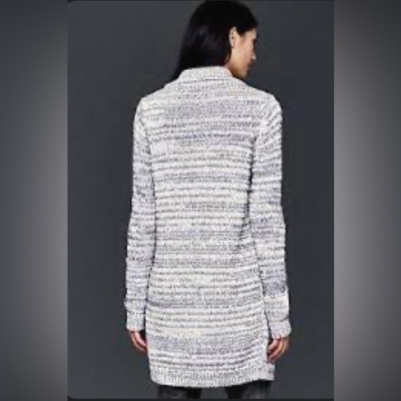 GAP Cardigan - Picture 3 of 16